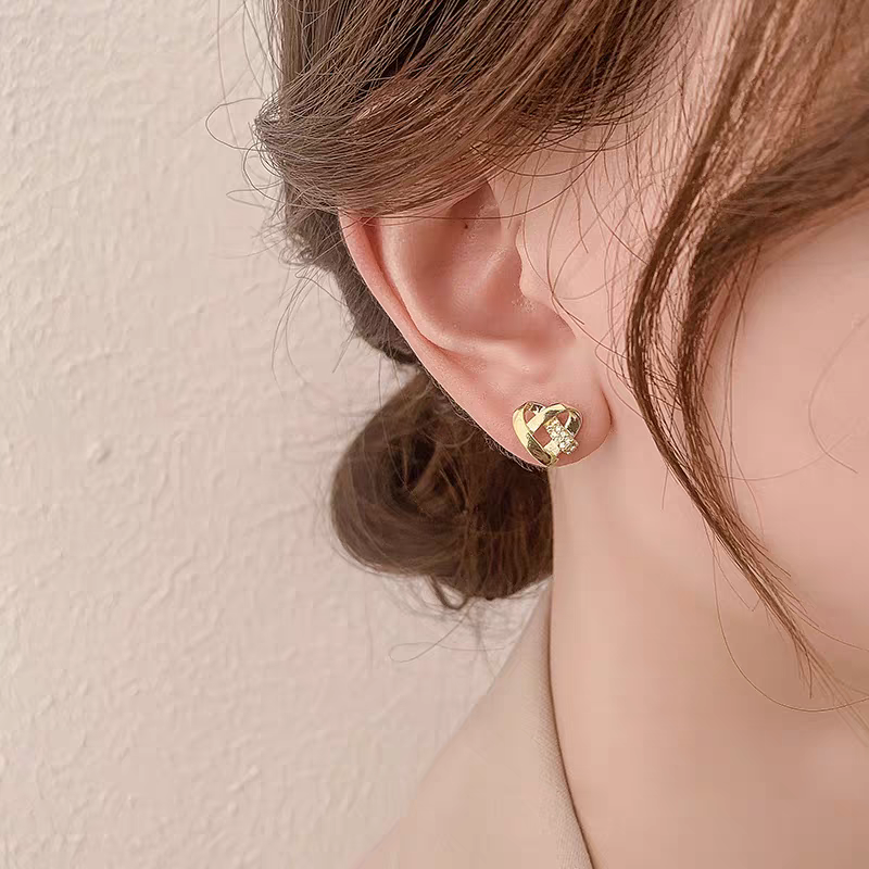 18K Gold Plated Heart Stud Earrings - Hypoallergenic Romantic Love Jewelry for Women